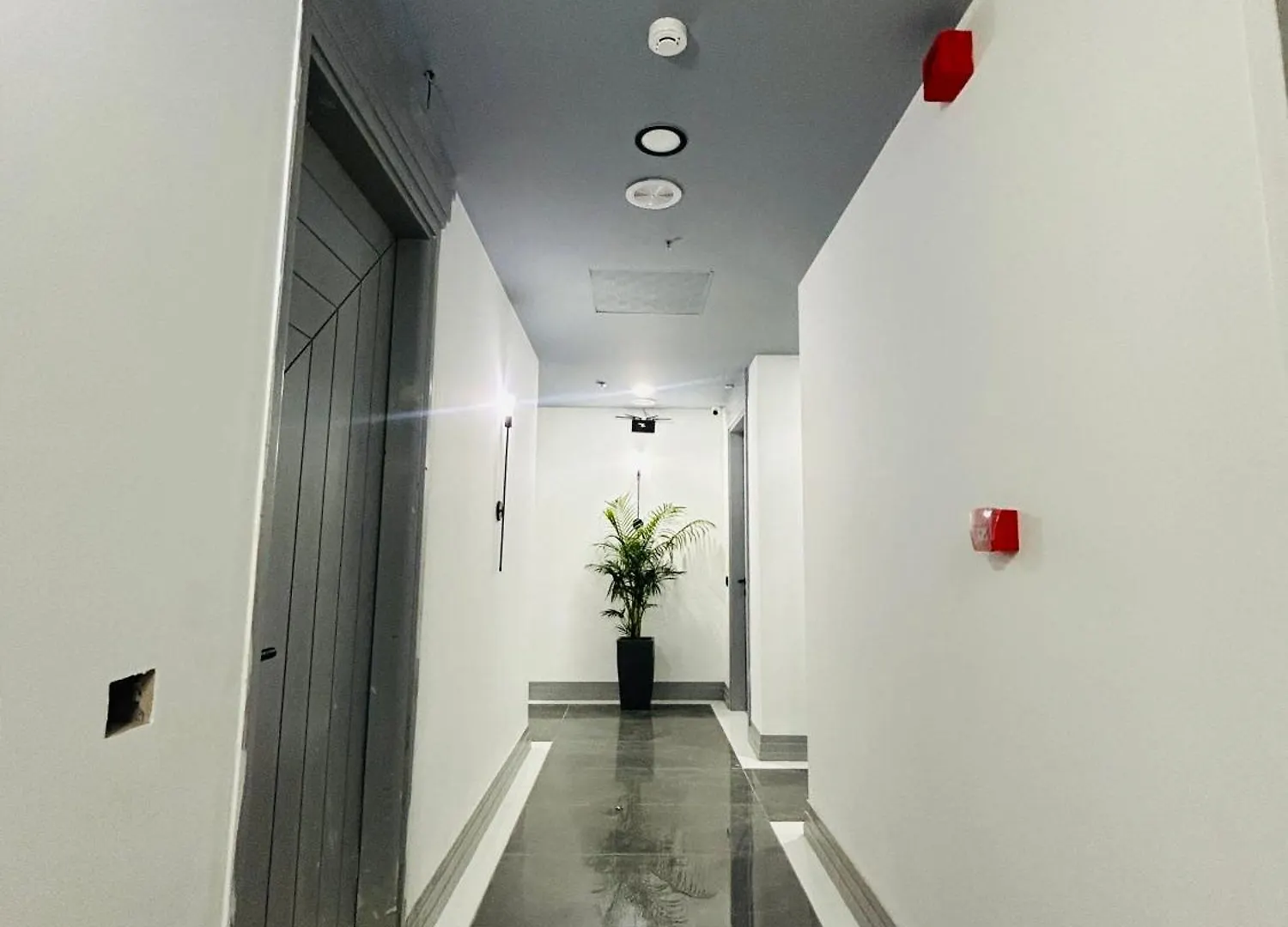 Bedchambers Serviced Apartment, Golf Course, גורגאון מלון